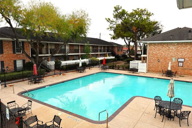 14333 Memorial Drive 64, Houston, TX 77079