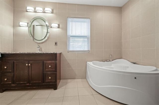 4601 State Line Road, Kansas City, MO 64112