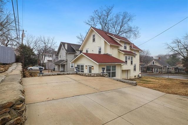 4601 State Line Road, Kansas City, MO 64112