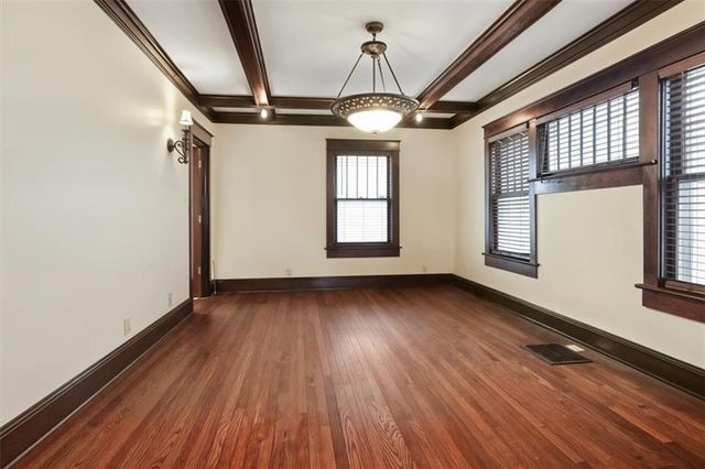 4601 State Line Road, Kansas City, MO 64112