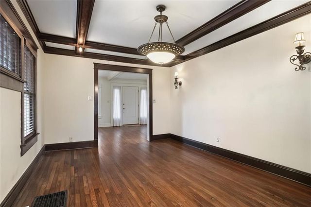 4601 State Line Road, Kansas City, MO 64112