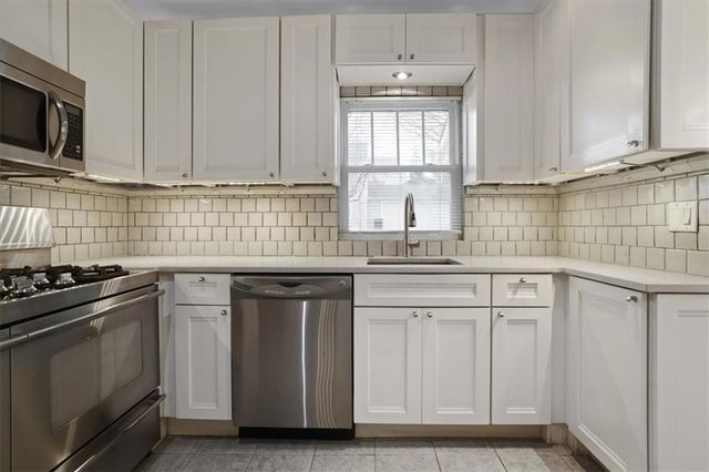 4601 State Line Road, Kansas City, MO 64112