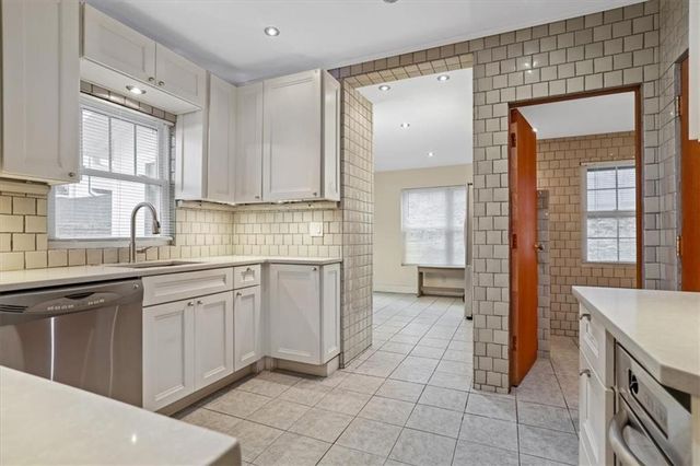 4601 State Line Road, Kansas City, MO 64112