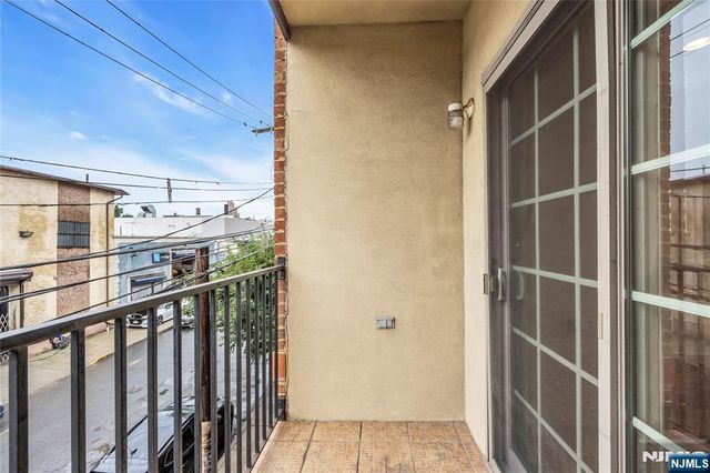 30 Austin Street 202, Newark, NJ 07114