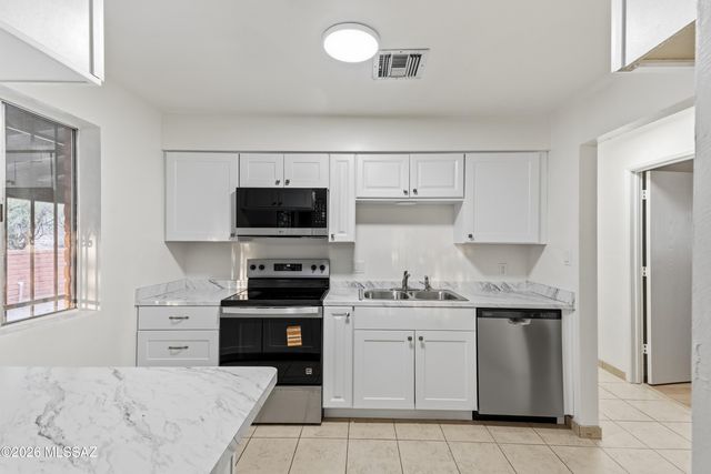 925 E Vía Velitas, Tucson, AZ 85718