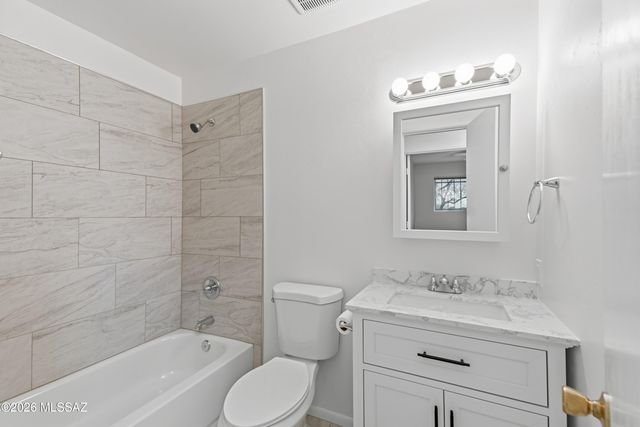 925 E Vía Velitas, Tucson, AZ 85718