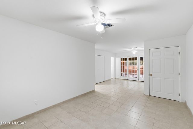 925 E Vía Velitas, Tucson, AZ 85718