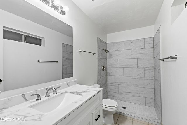 925 E Vía Velitas, Tucson, AZ 85718