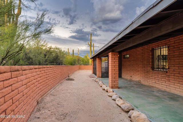 925 E Vía Velitas, Tucson, AZ 85718