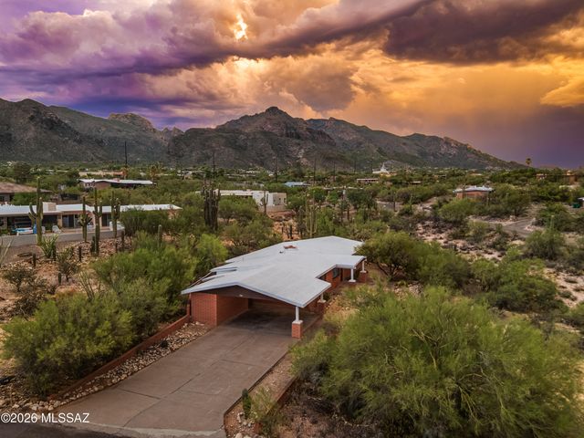 925 E Vía Velitas, Tucson, AZ 85718