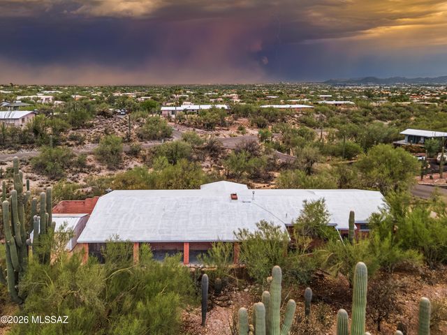 925 E Vía Velitas, Tucson, AZ 85718