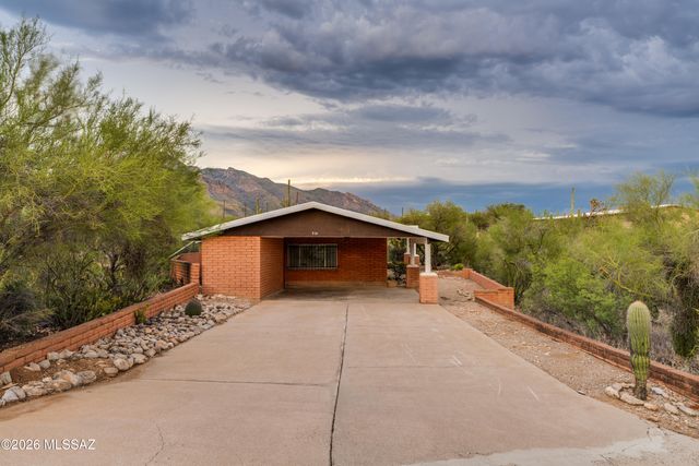 925 E Vía Velitas, Tucson, AZ 85718