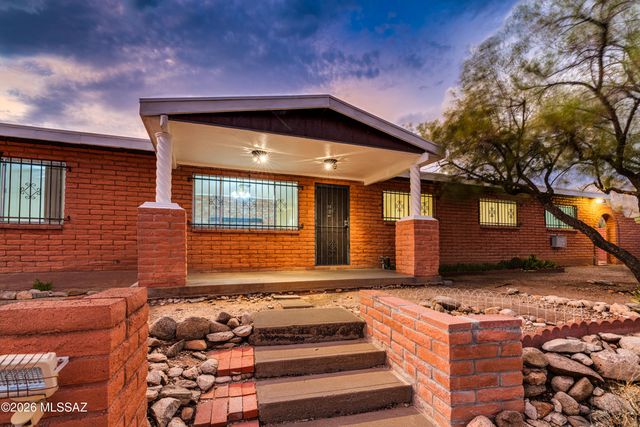 925 E Vía Velitas, Tucson, AZ 85718