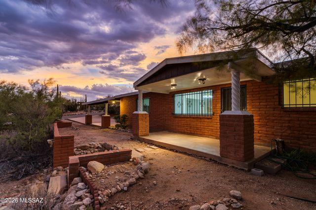 925 E Vía Velitas, Tucson, AZ 85718