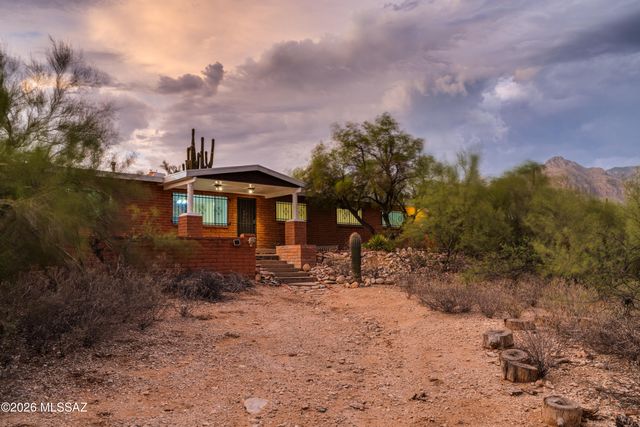 925 E Vía Velitas, Tucson, AZ 85718