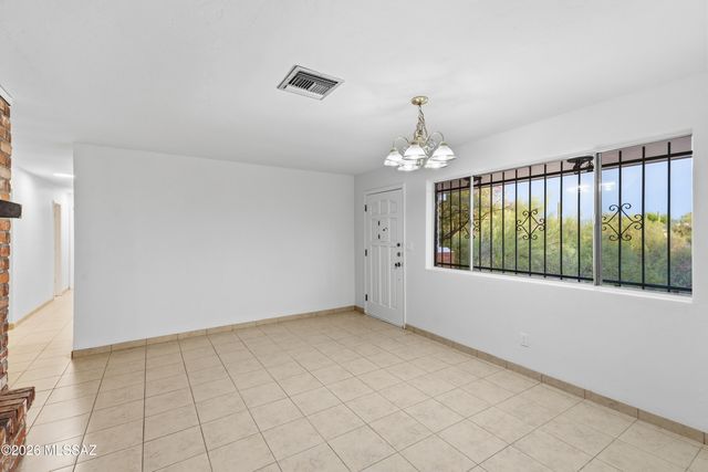 925 E Vía Velitas, Tucson, AZ 85718