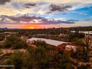 925 E Vía Velitas, Tucson, AZ 85718