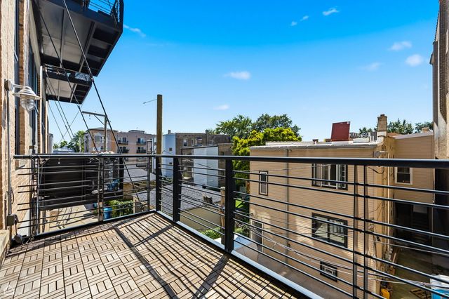 1934 N Washtenaw Avenue 207, Chicago, IL 60647