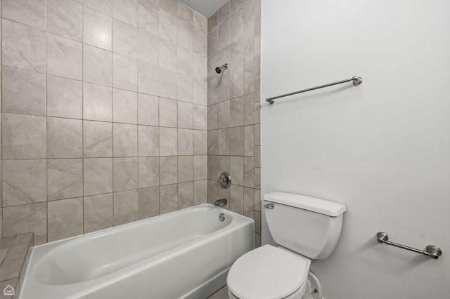 1934 N Washtenaw Avenue 207, Chicago, IL 60647