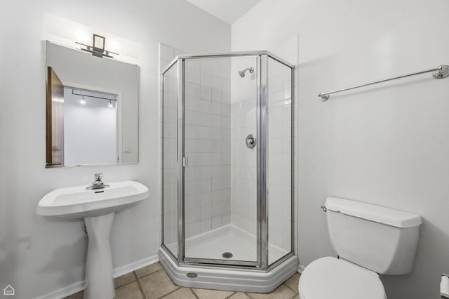 1934 N Washtenaw Avenue 207, Chicago, IL 60647