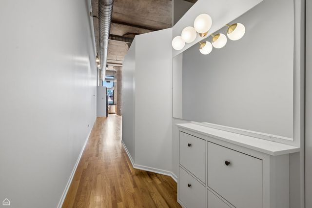 1934 N Washtenaw Avenue 207, Chicago, IL 60647