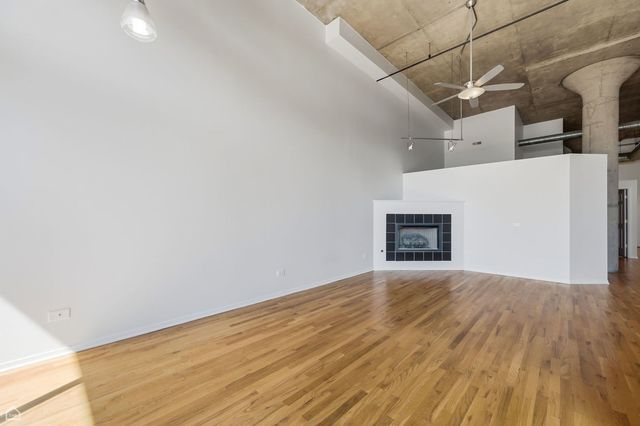 1934 N Washtenaw Avenue 207, Chicago, IL 60647