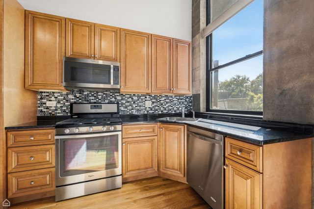 1934 N Washtenaw Avenue 207, Chicago, IL 60647