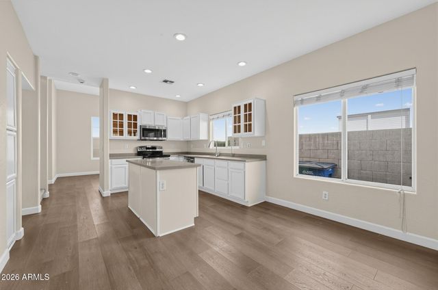 1841 E DEL RIO Street, Gilbert, AZ 85295