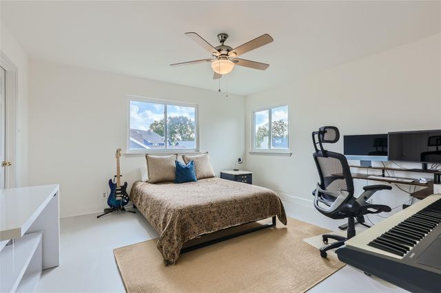 500 Hawthorne LN, Round Rock, TX 78664