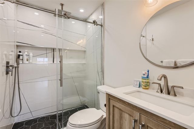 500 Hawthorne LN, Round Rock, TX 78664
