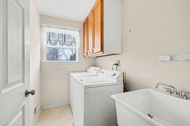 8375 Steeple Chase Court, Grand Blanc, MI 48439