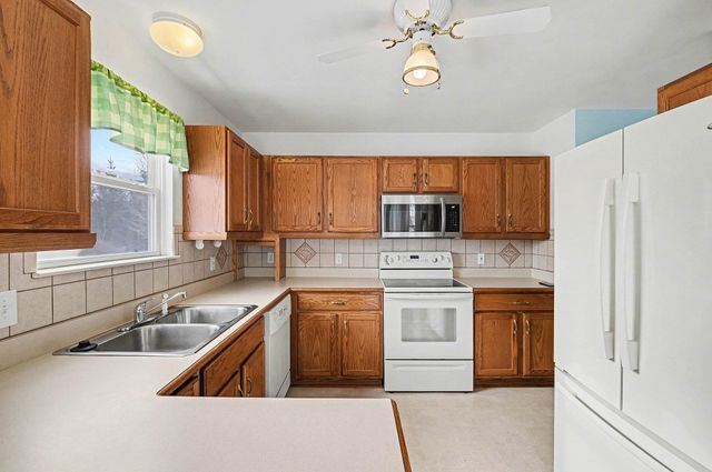 8375 Steeple Chase Court, Grand Blanc, MI 48439