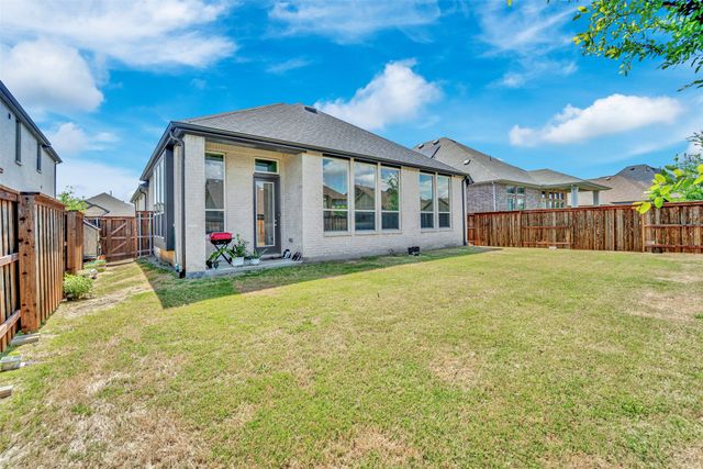 1824 Leo Drive, Van Alstyne, TX 75495