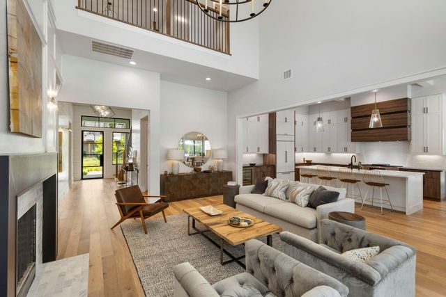112 W Copa Palm Loop, Montgomery, TX 77316
