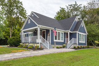 1331 Sparta St, Mcminnville, TN 37110