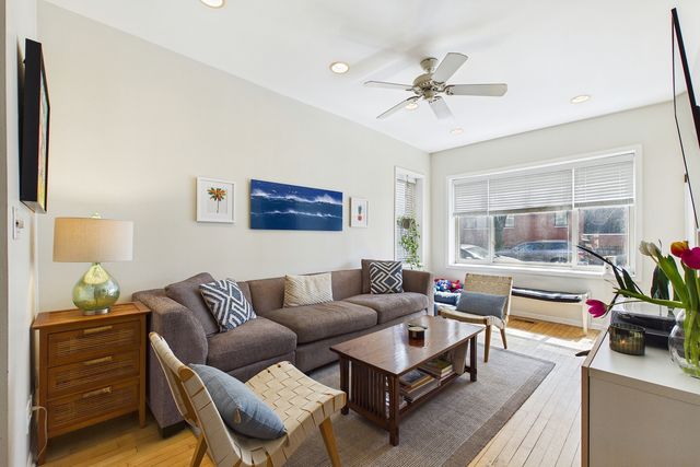 2330 W Palmer Street, Chicago, IL 60647