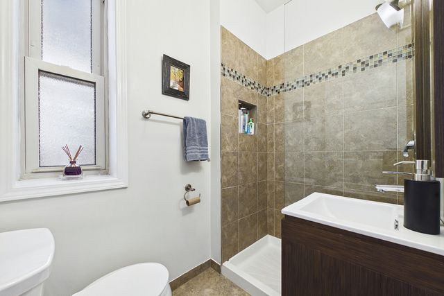 2330 W Palmer Street, Chicago, IL 60647