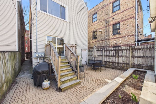 2330 W Palmer Street, Chicago, IL 60647