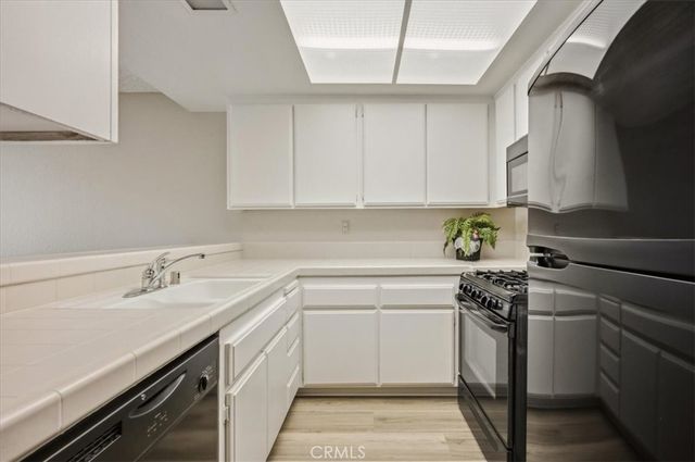 1031 S Palmetto Q2, Ontario, CA 91762