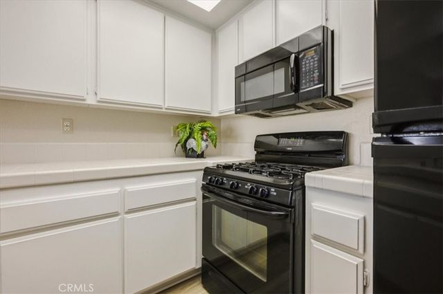 1031 S Palmetto Q2, Ontario, CA 91762