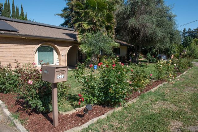 2206 Idaho Ave, Stockton, CA 95204