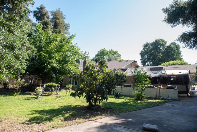 2206 Idaho Ave, Stockton, CA 95204
