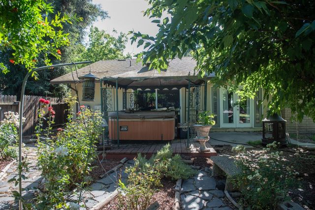 2206 Idaho Ave, Stockton, CA 95204