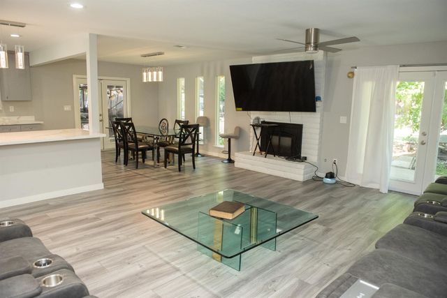 2206 Idaho Ave, Stockton, CA 95204