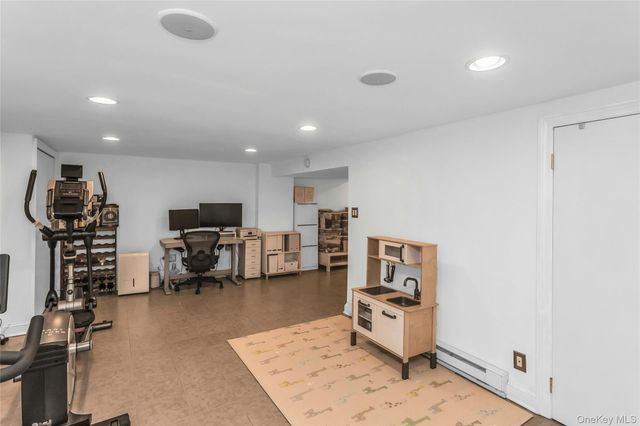 625 S 10th Street, New Hyde Park, NY 11040