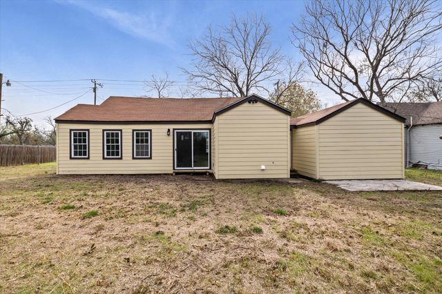 711 E Cowan Avenue, Mart, TX 76664