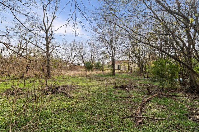 711 E Cowan Avenue, Mart, TX 76664