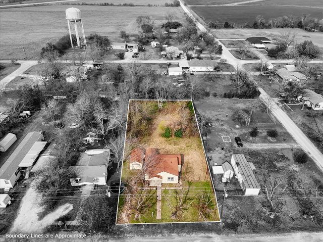 711 E Cowan Avenue, Mart, TX 76664