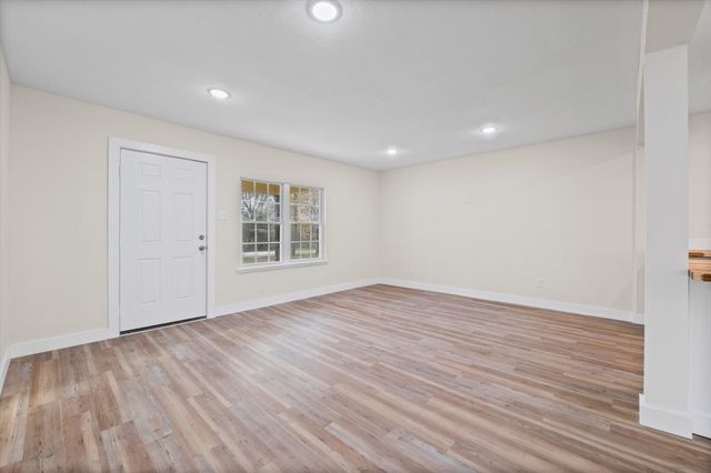 711 E Cowan Avenue, Mart, TX 76664