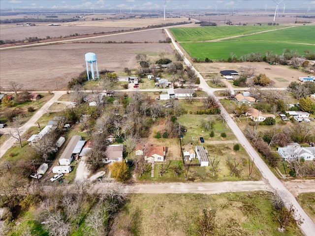 711 E Cowan Avenue, Mart, TX 76664